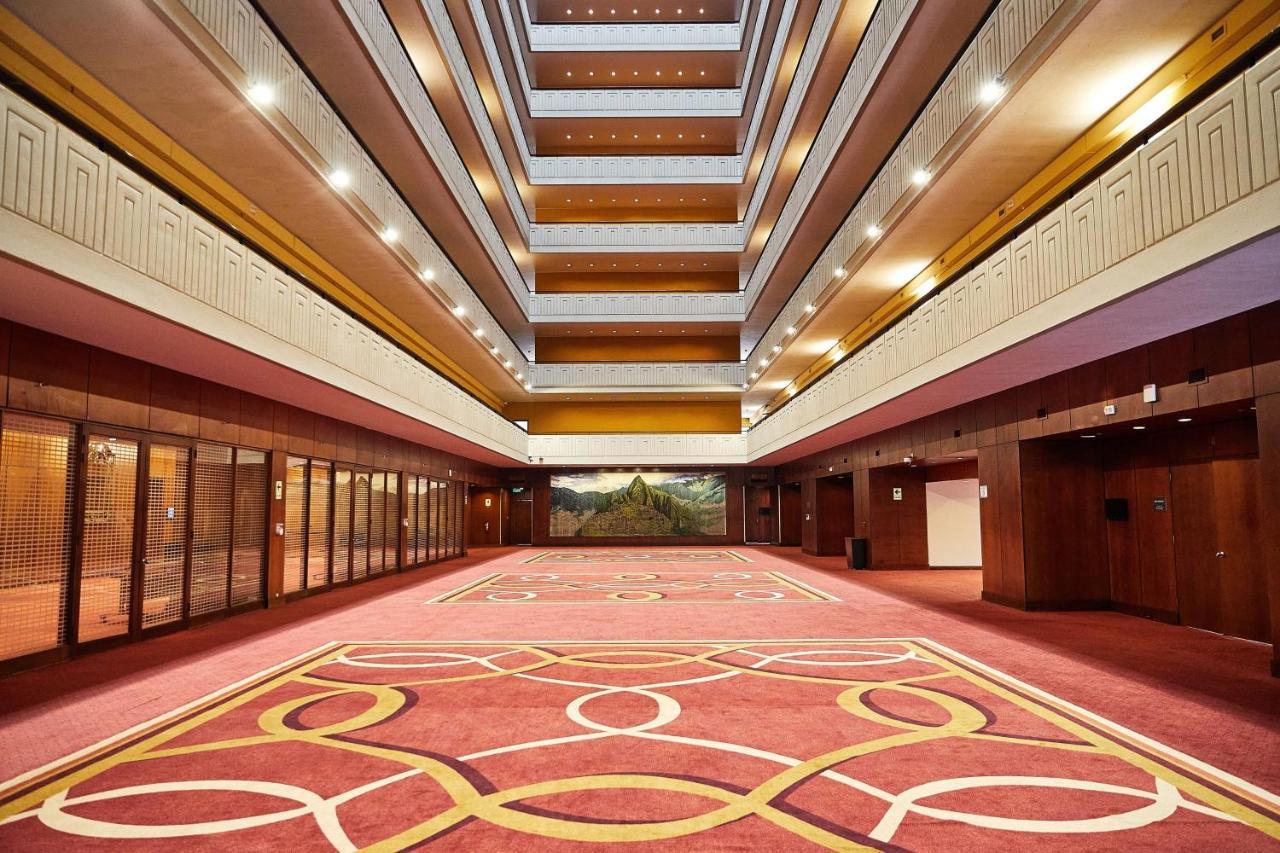 Sheraton Lima Historic Center Exterior photo The interior of the hotel