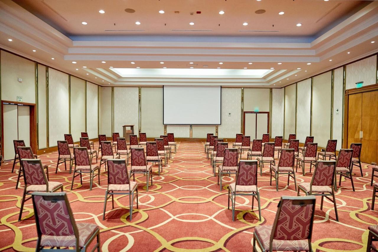 Sheraton Lima Historic Center Exterior photo A typical conference room